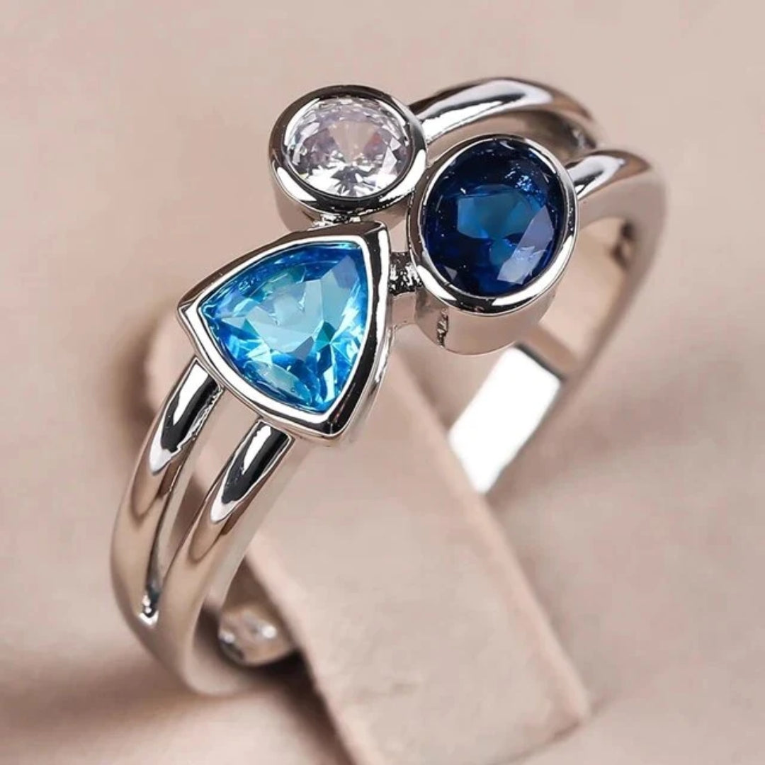 Vintage Ring with Blue Crystals