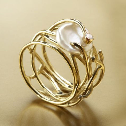 Vintage Gold Ring with Thin Pearl