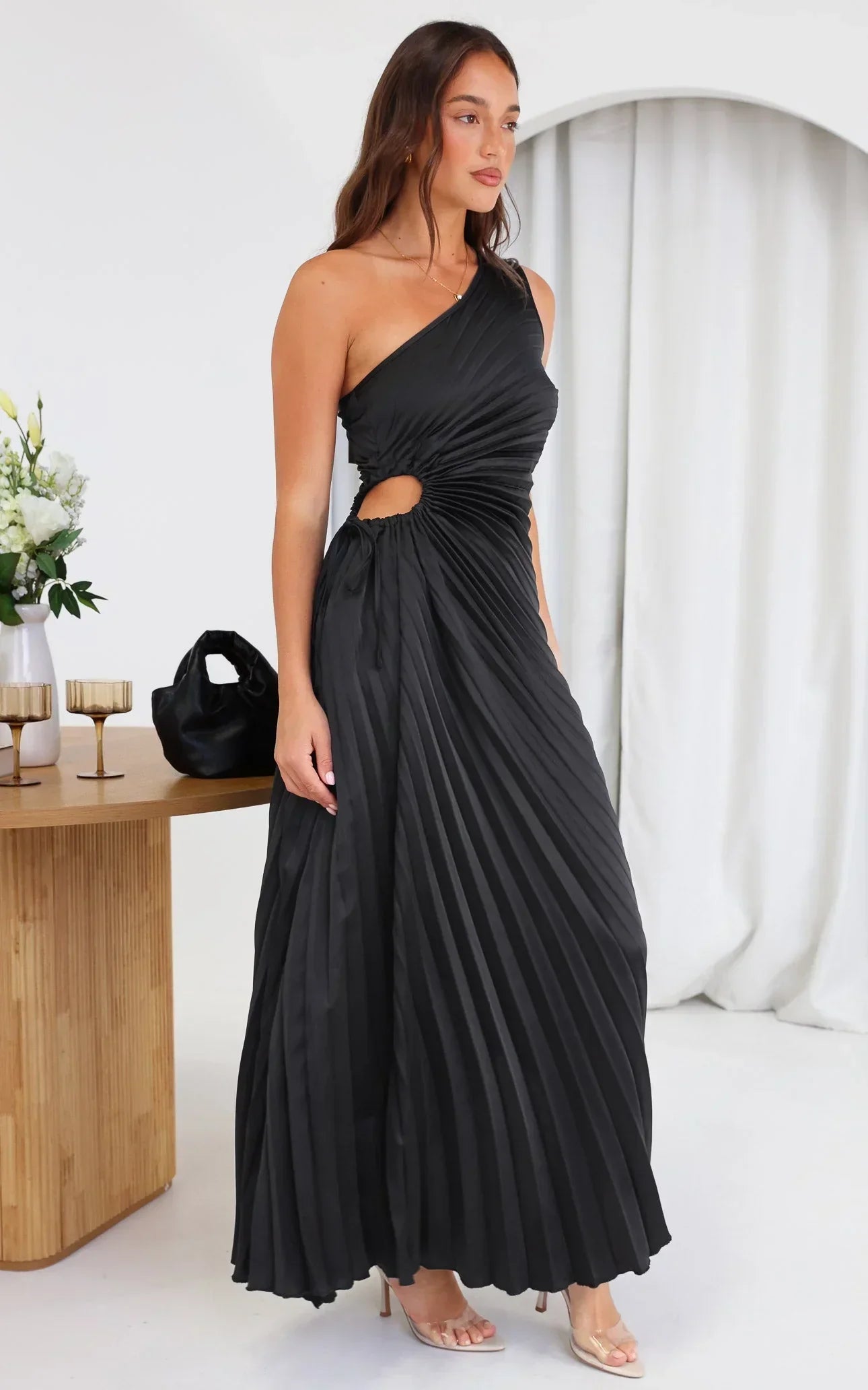 Ivana - Pleated Muse