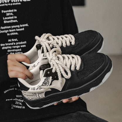 Black Sneakers VS Heart