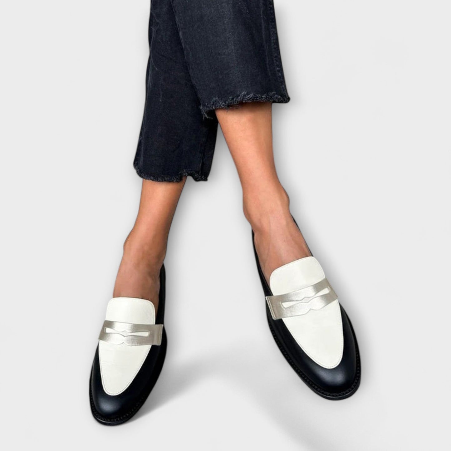 Xeera – Black Loafers