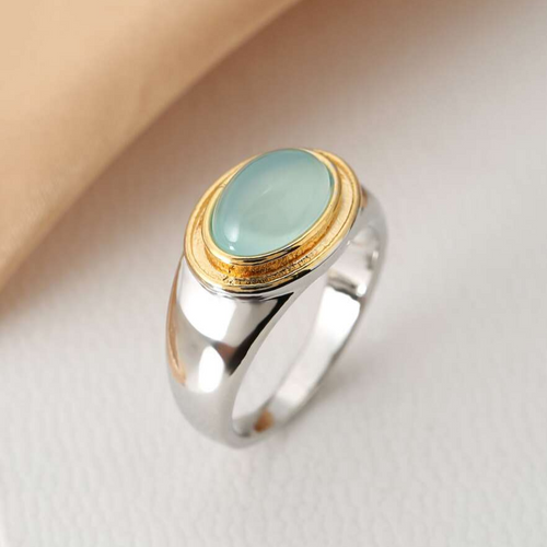 Vintage Gold Ring with Green Moonstone