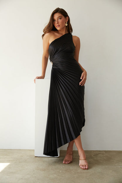 Ivana - Pleated Muse
